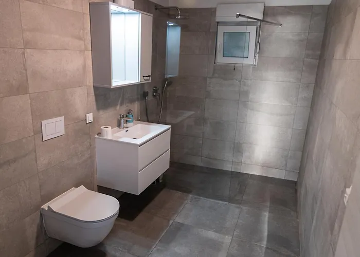 St.dennis Apartman Punat